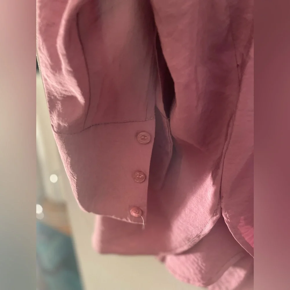 Button Down - Picture 4 of 4